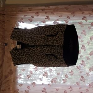 Cheetah print soft vest with hood